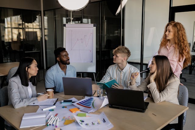 Start Using Competitive Intelligence to Win More B2B Deals in 2025